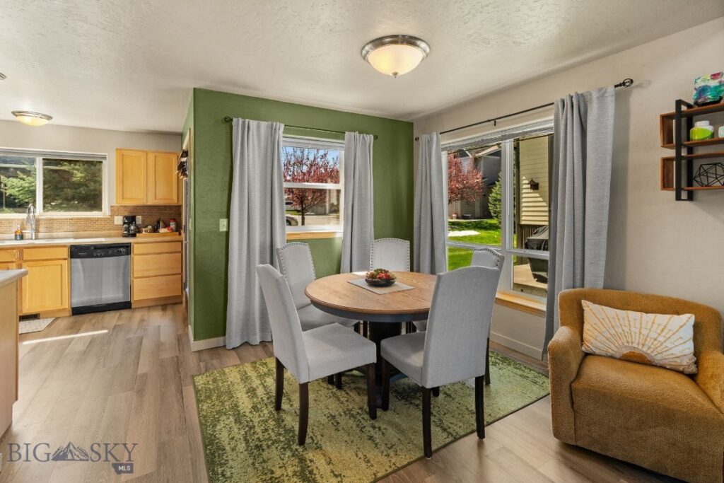 2942 Warbler Way