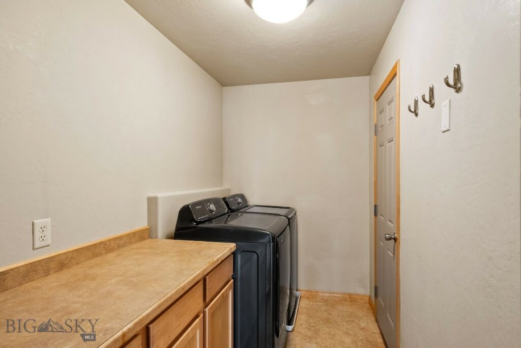 2944 Warbler Way