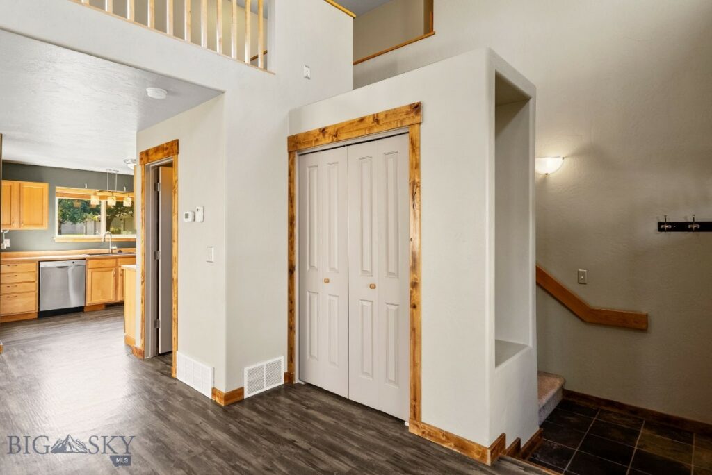 2944 Warbler Way
