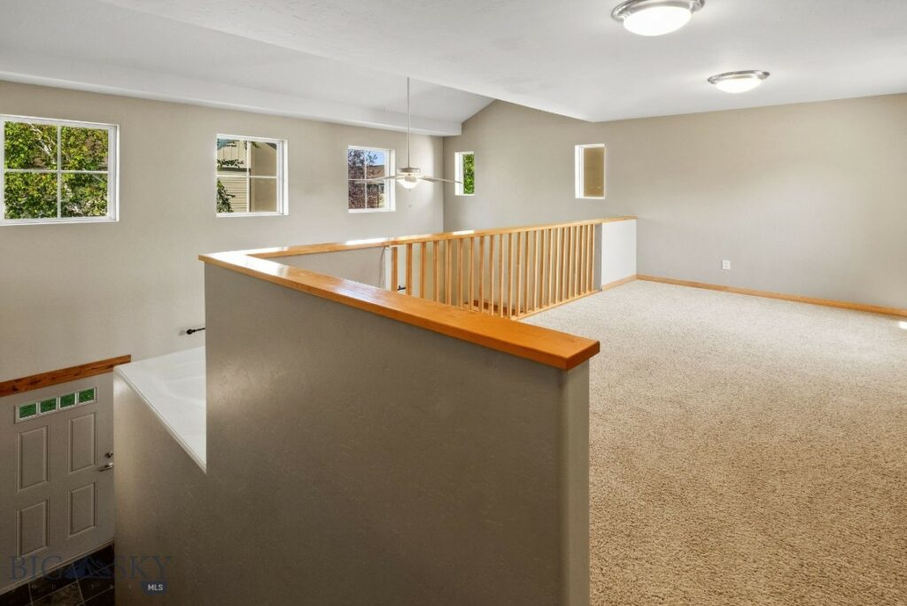 2944 Warbler Way