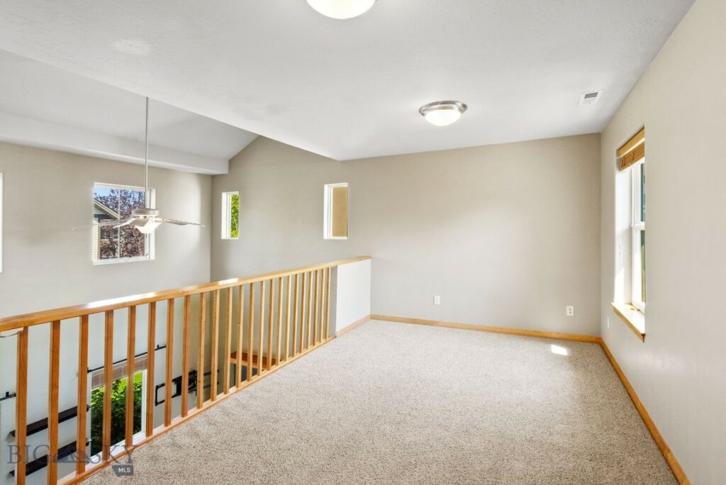 2944 Warbler Way