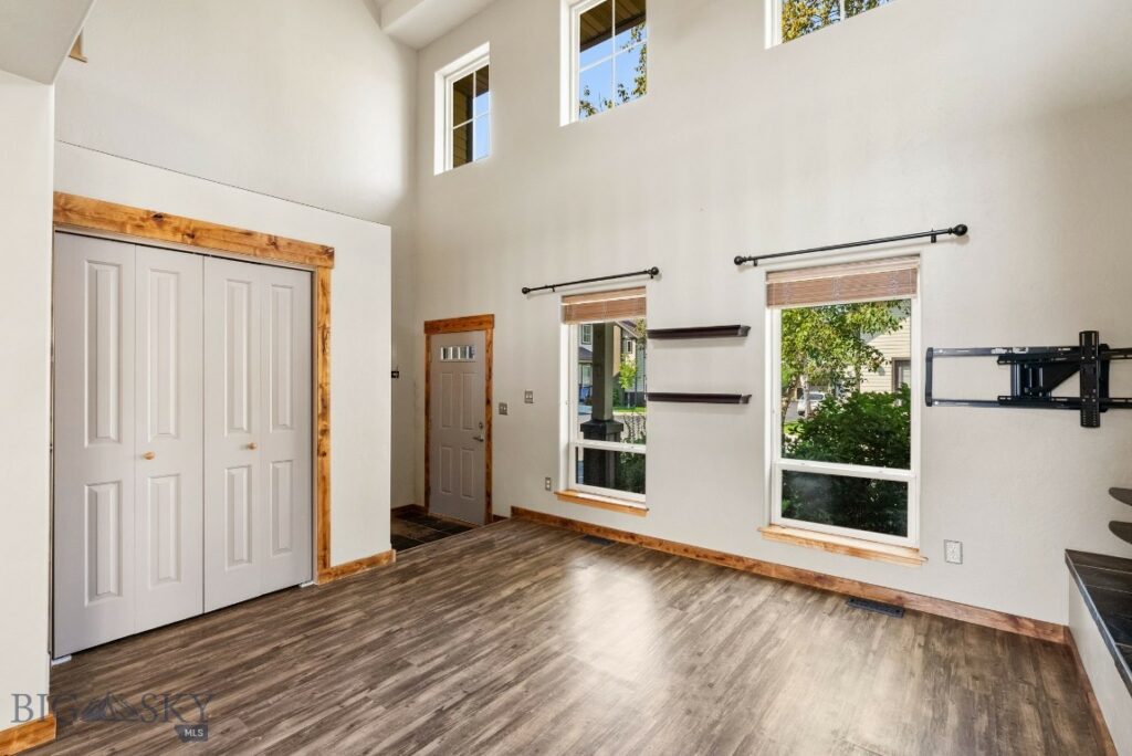 2944 Warbler Way