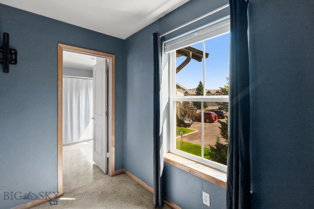 2944 Warbler Way