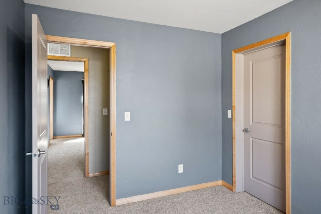 2944 Warbler Way