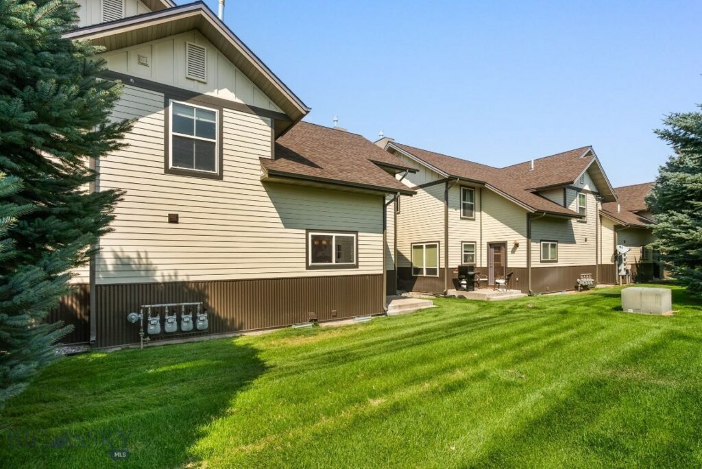 2944 Warbler Way