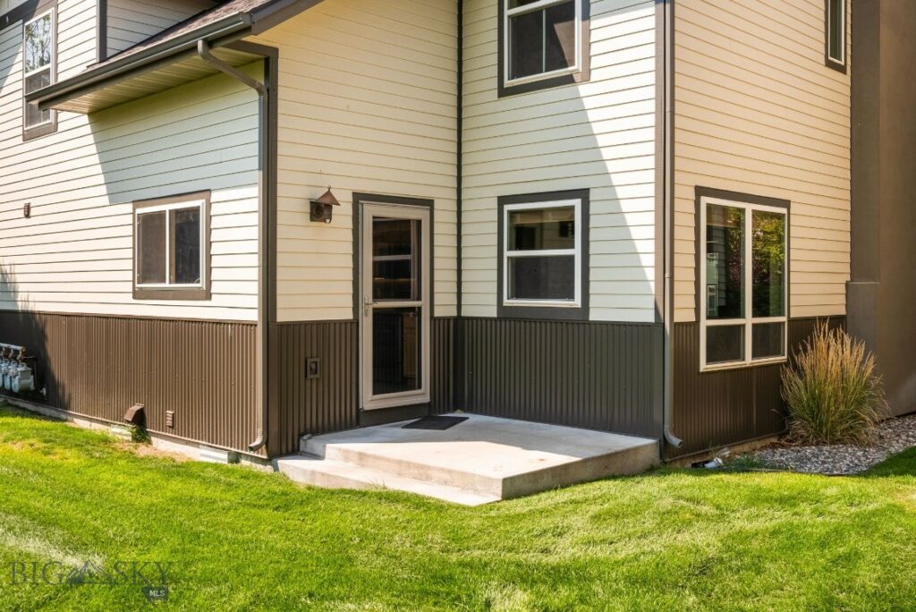 2944 Warbler Way