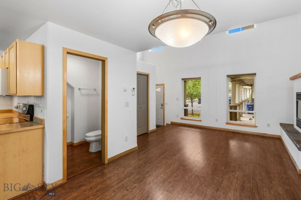 2948 Warbler Way