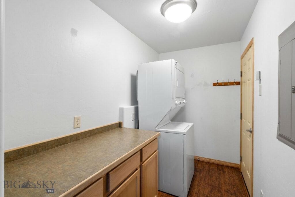 2948 Warbler Way