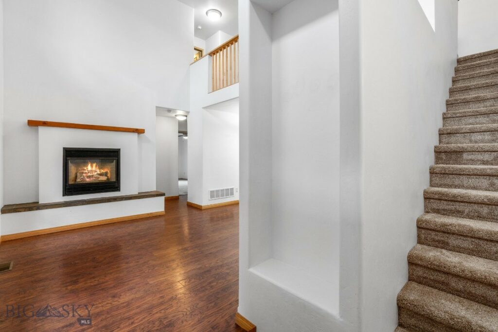 2948 Warbler Way