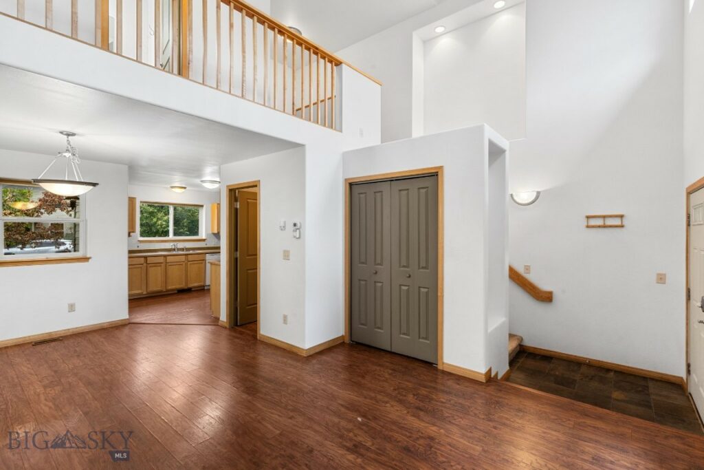 2948 Warbler Way
