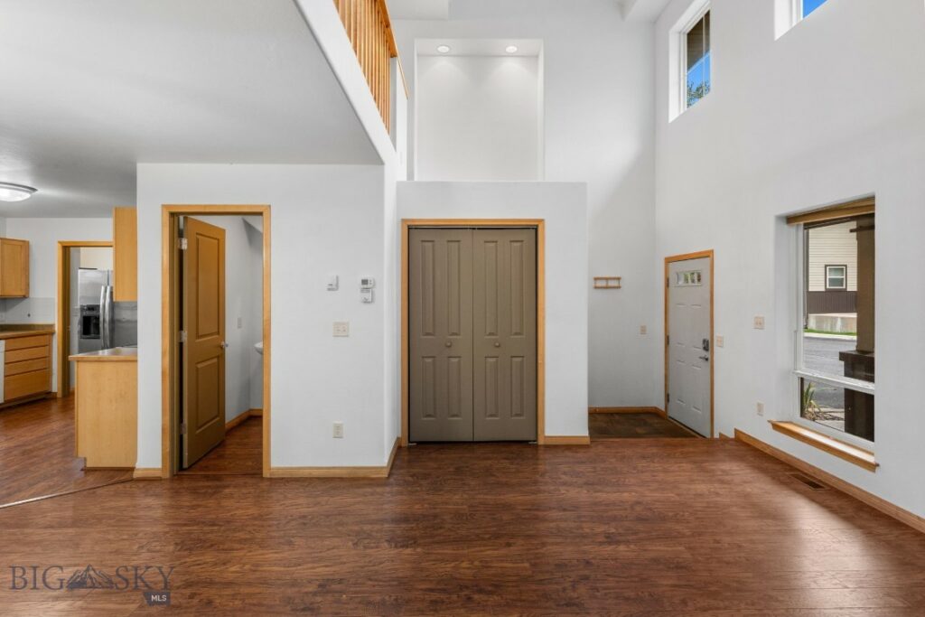 2948 Warbler Way