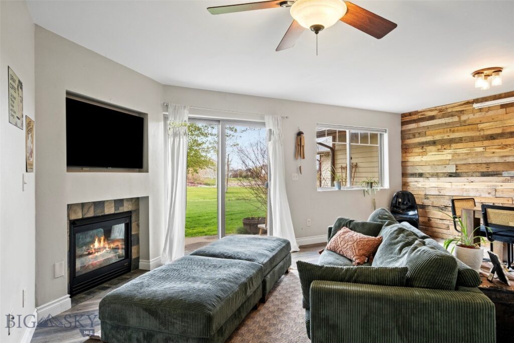 2963 Warbler Way