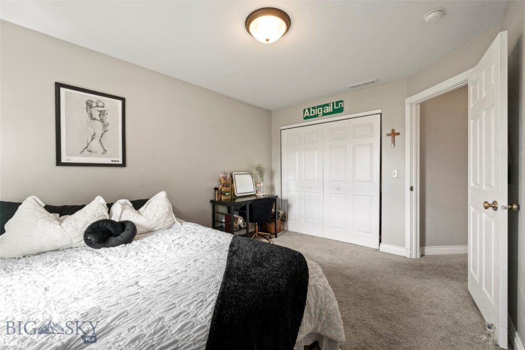 2963 Warbler Way