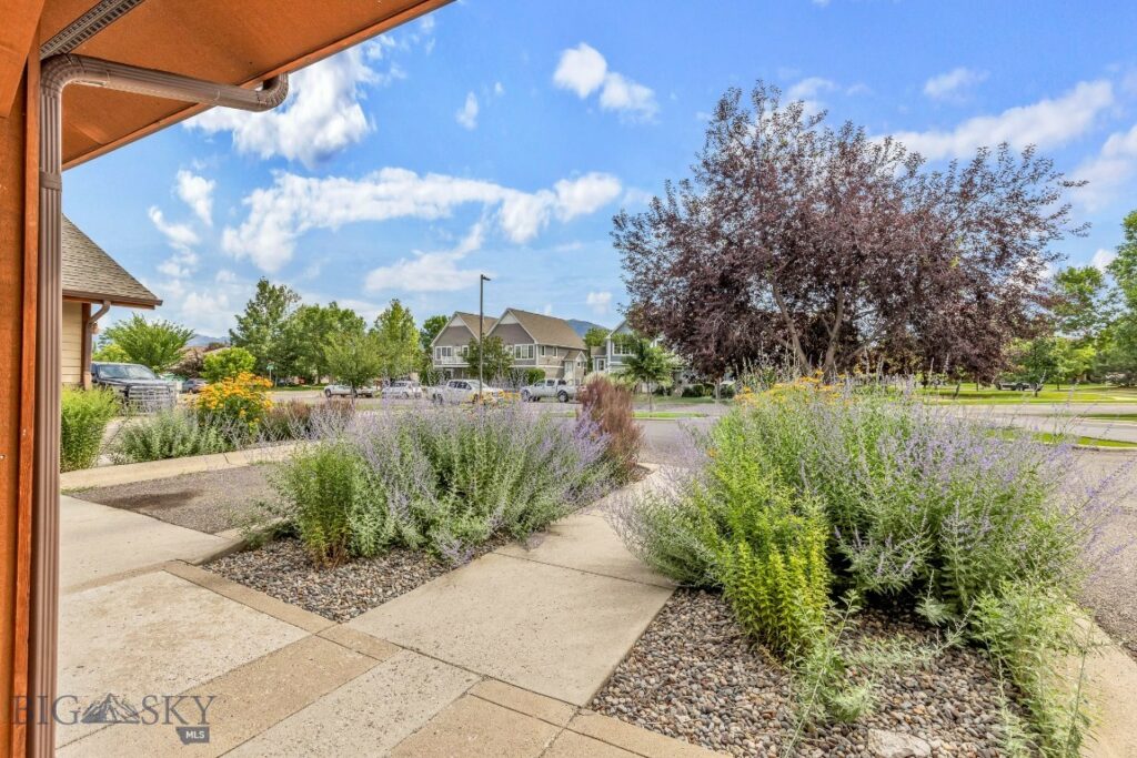 2963 Warbler Way