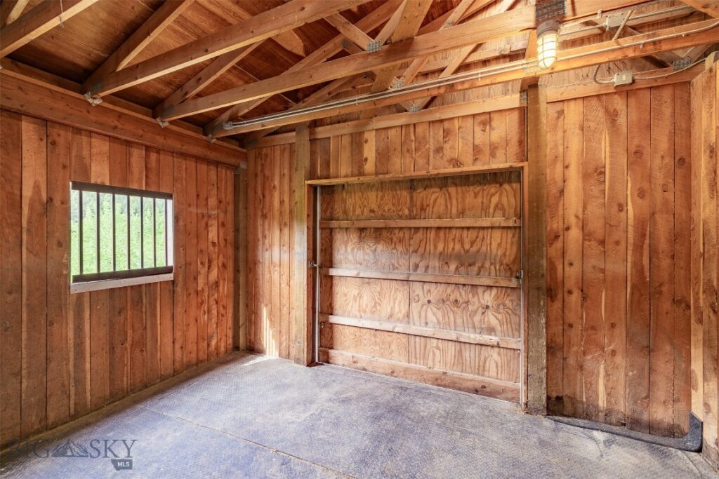 3005 Woodchuck Road