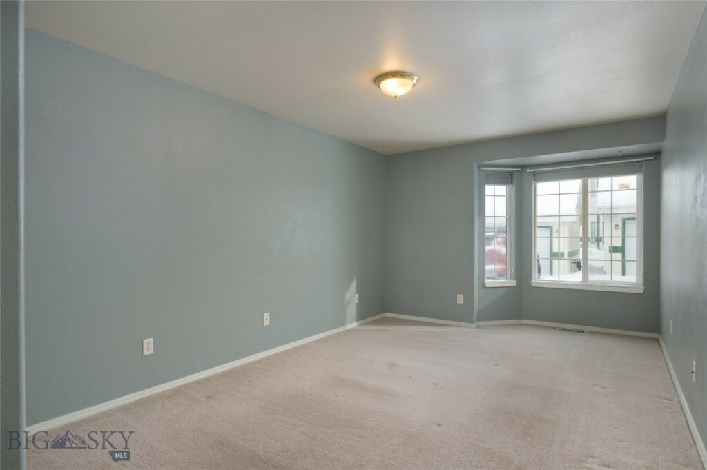 3020 W Villard Street