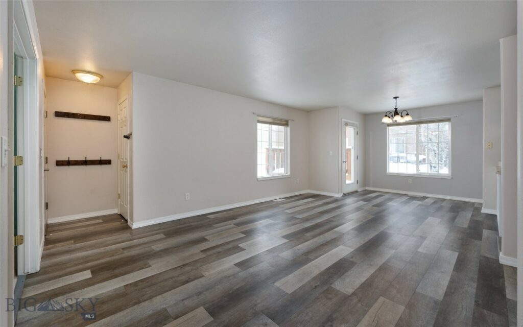 3020 W Villard Street