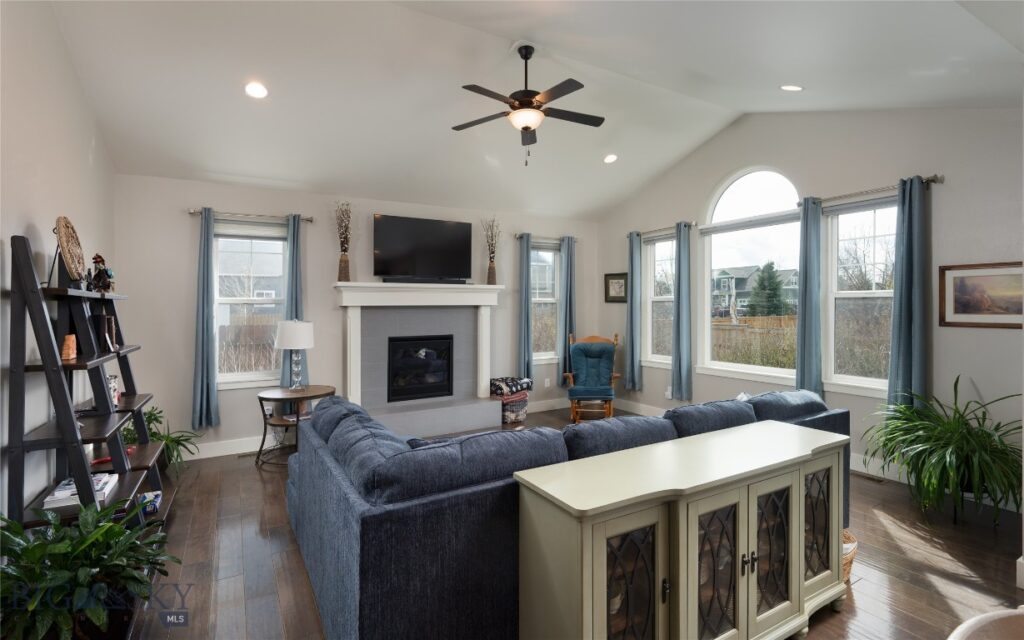 3021 Teslow Drive