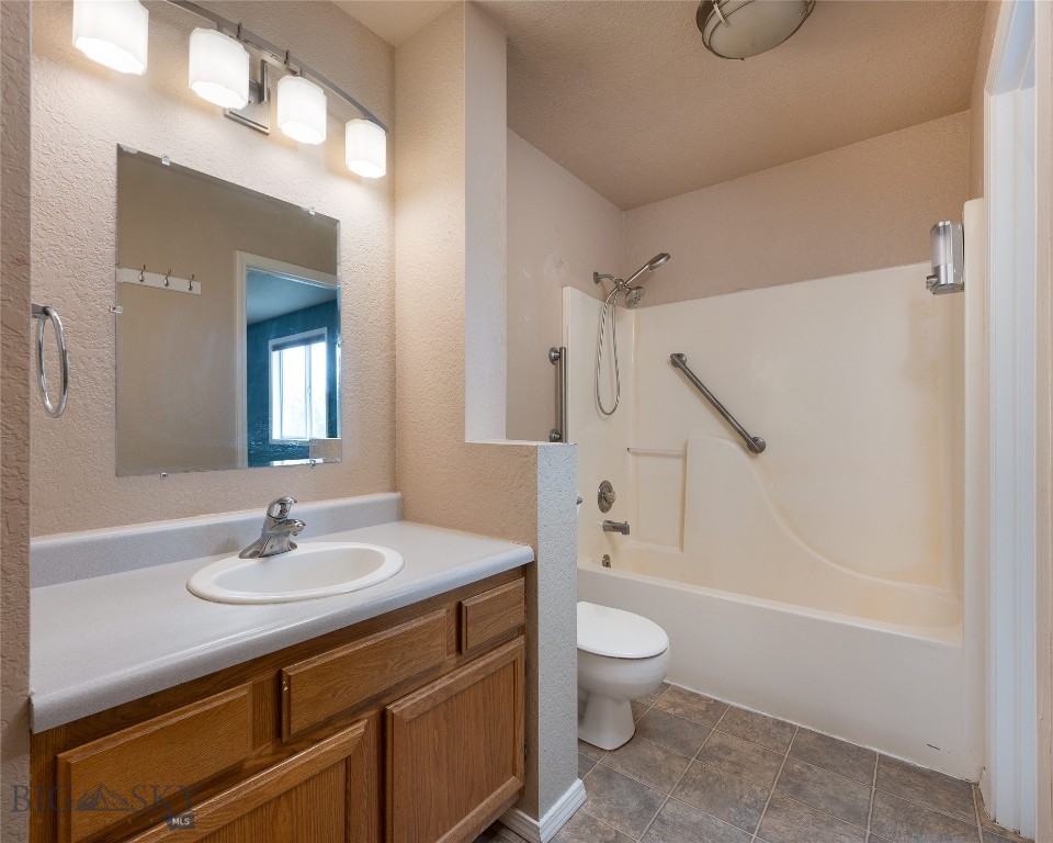 303 Pearl Dr.