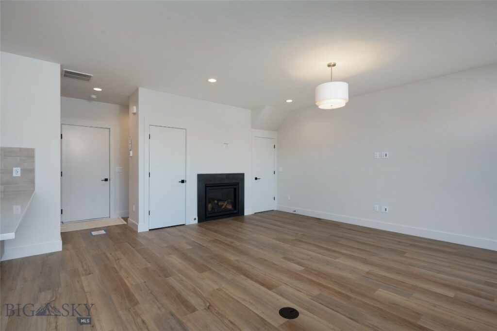 3030 Autumn Grove Street