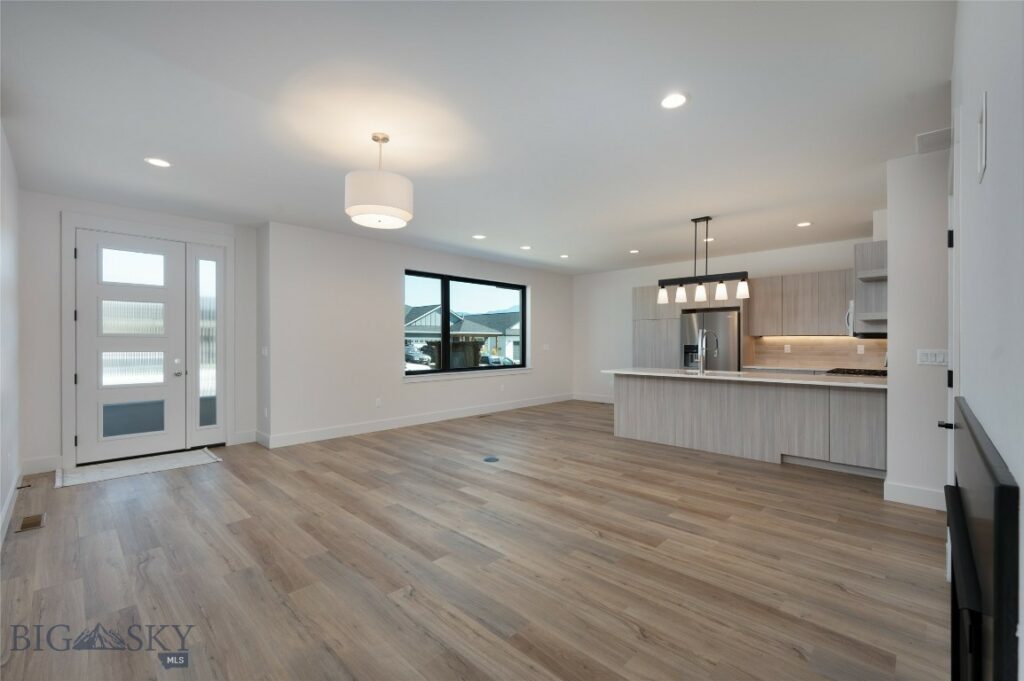 3030 Autumn Grove Street