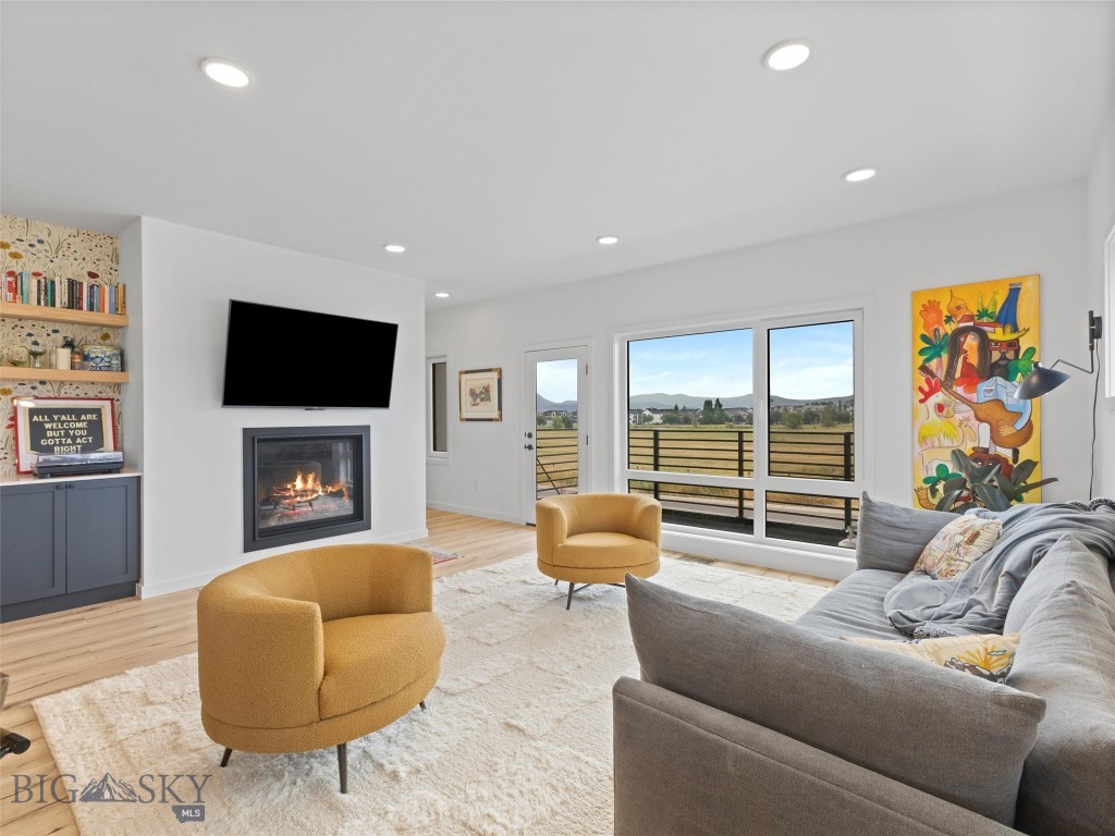 3097 S 27th Avenue