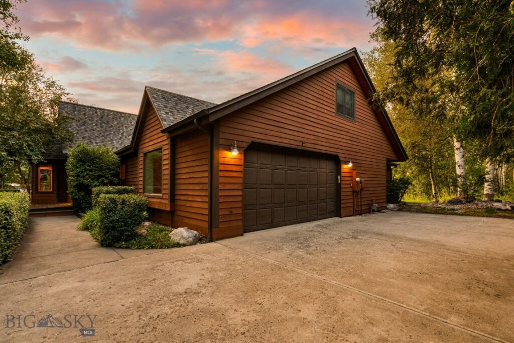 3127 Augusta Drive