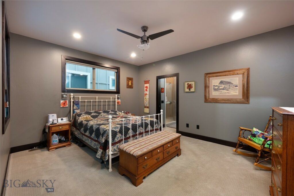 3165 Summer View Lane