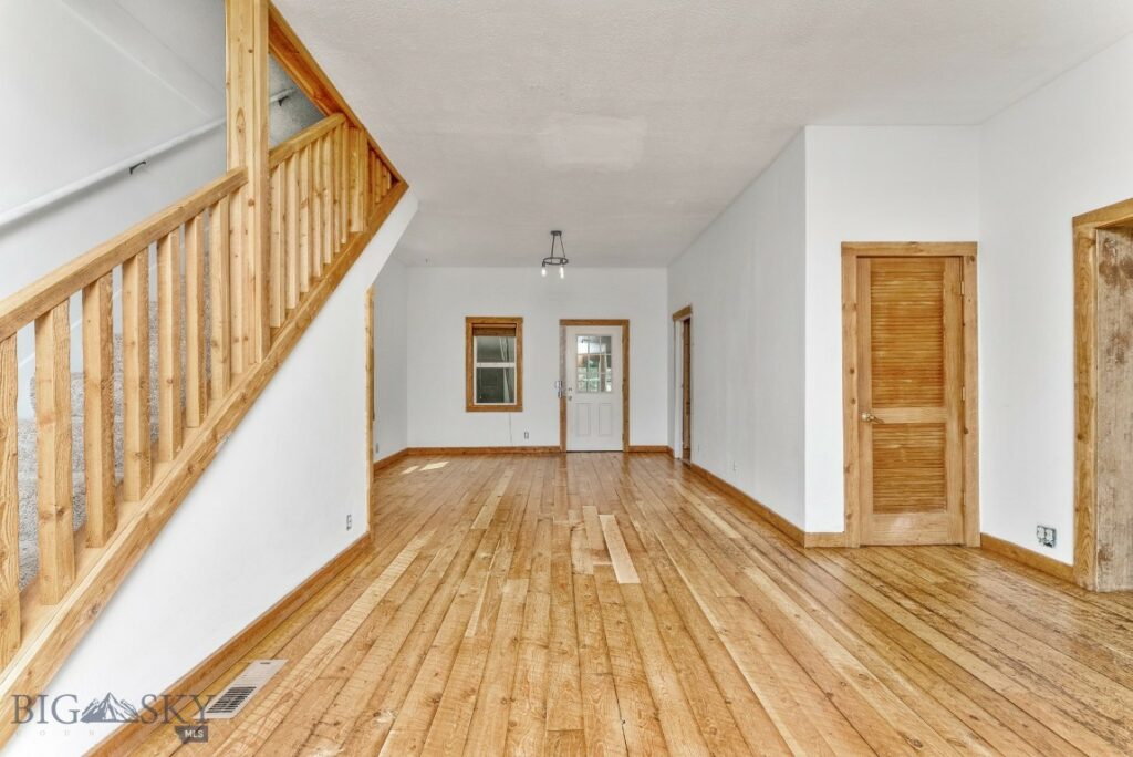 3205 W Babcock