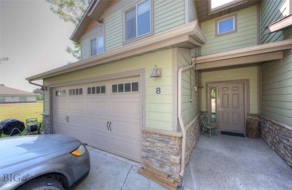 3210 Warbler Way