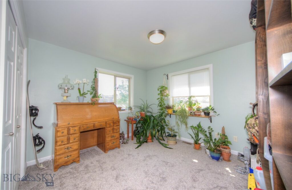3210 Warbler Way