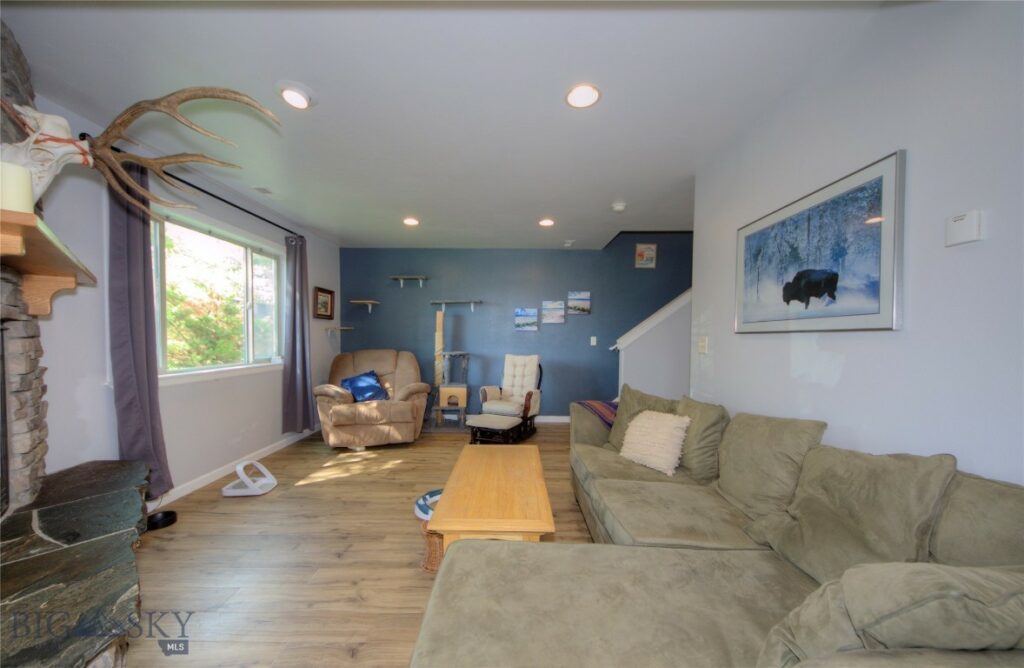 3210 Warbler Way