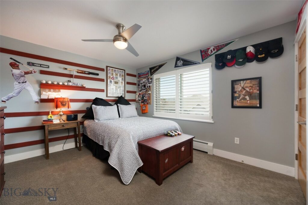 3214 Hillcrest Drive