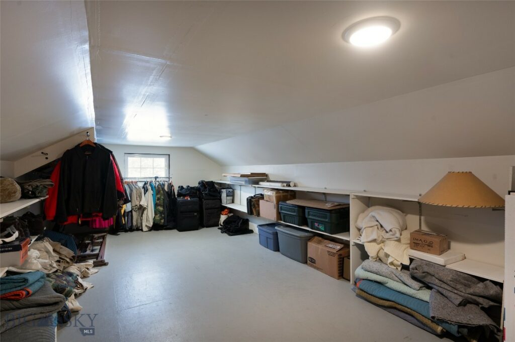 3227 Shooting Star Lane