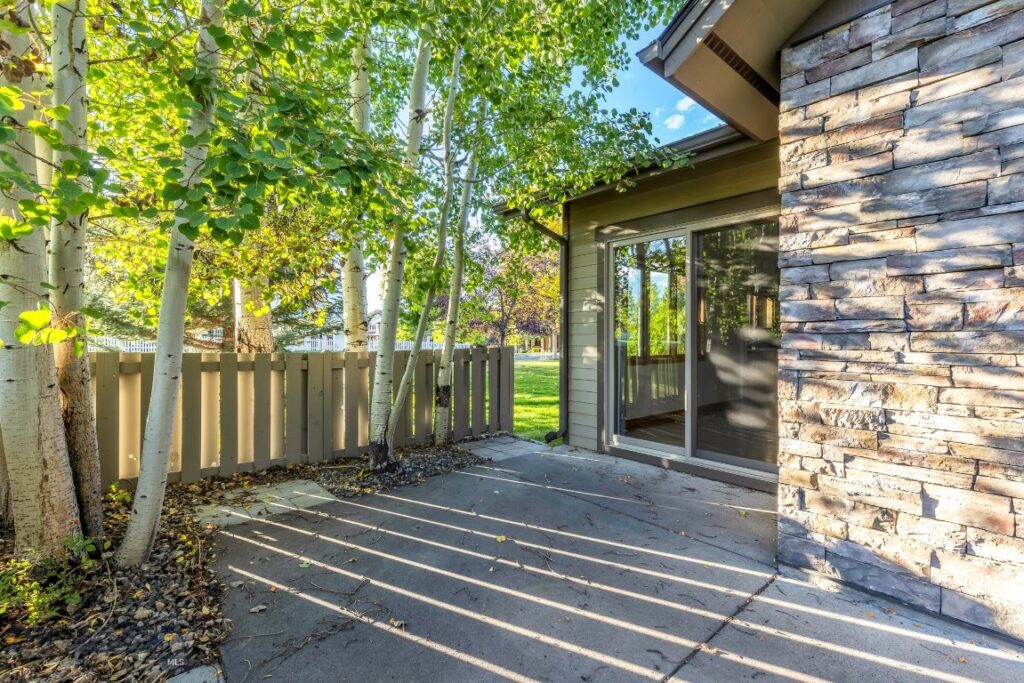 Bozeman MT 59715 - 19