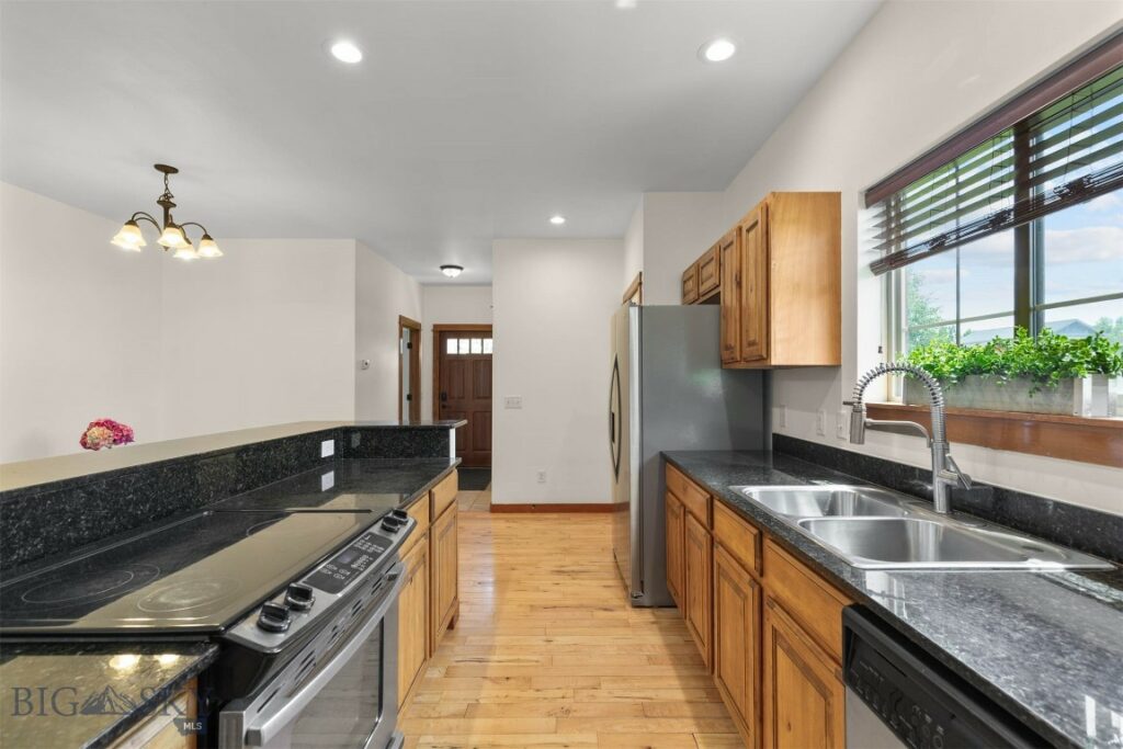 332 N Cottonwood Road