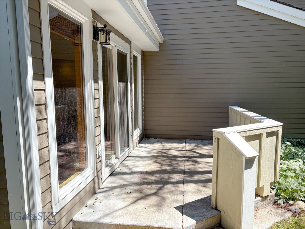 332 N Cottonwood Road