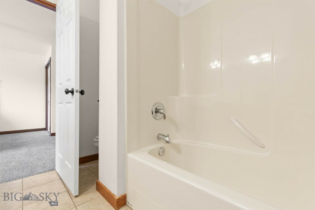 332 N Cottonwood Road