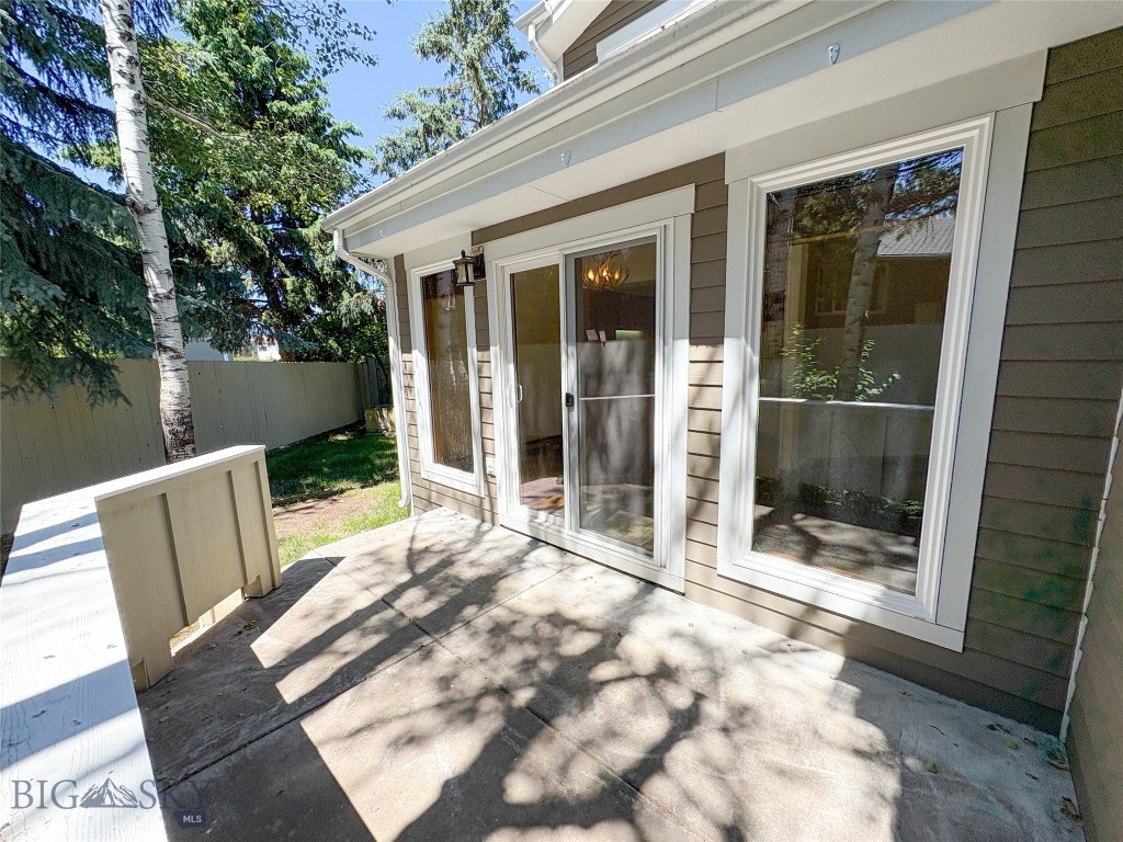 332 N Cottonwood Road