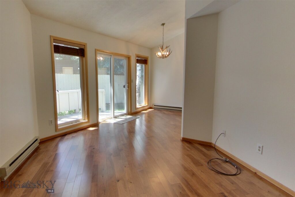 332 N Cottonwood Road
