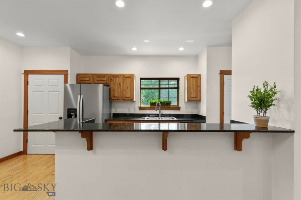 332 N Cottonwood Road