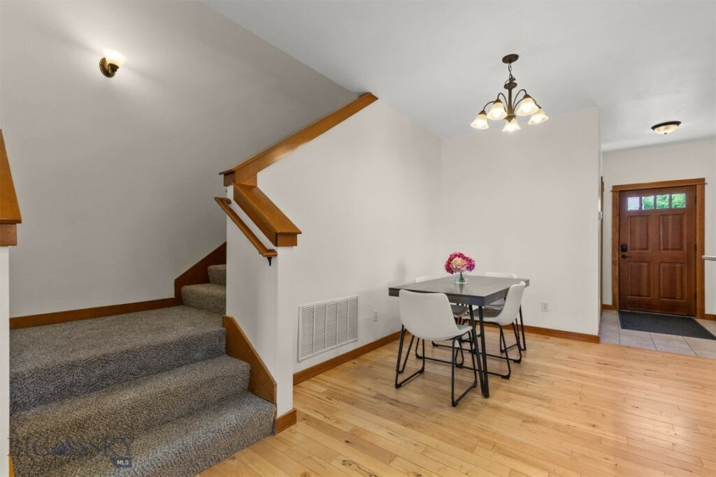 332 N Cottonwood Road