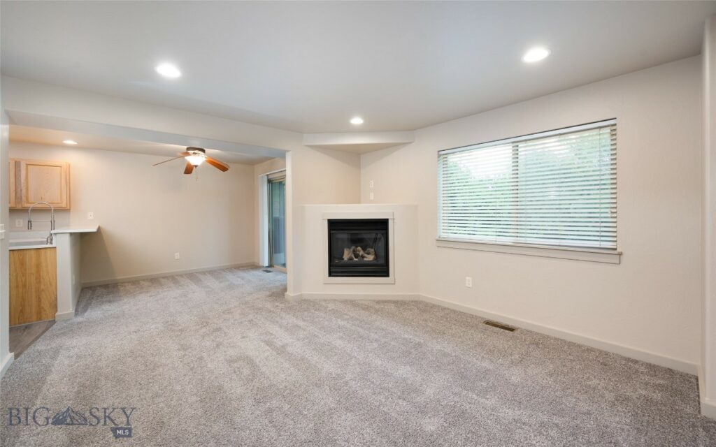 3334 W Babcock