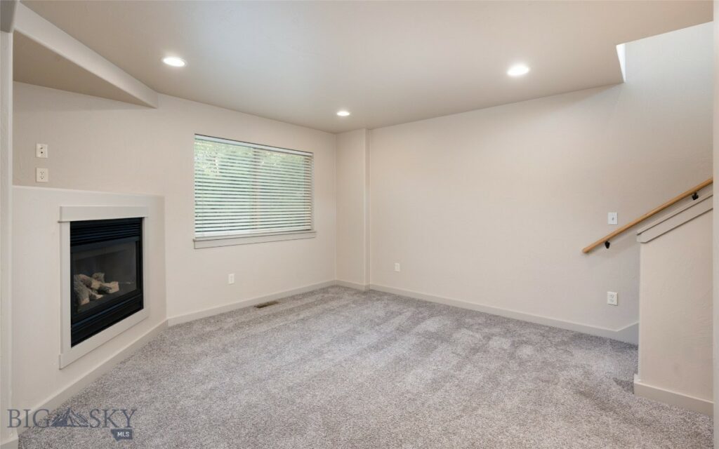 3334 W Babcock