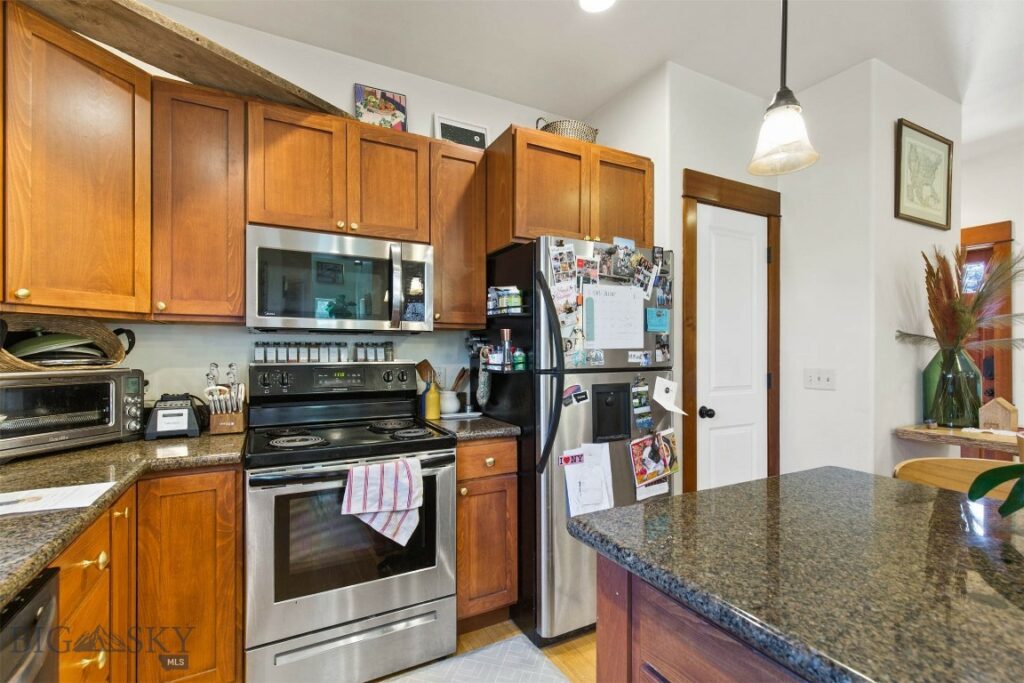 3335 N 27th