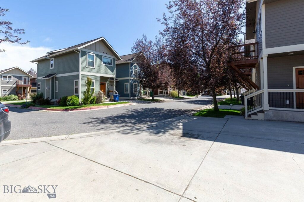 3335 N 27th