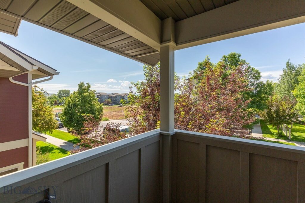 3335 N 27th