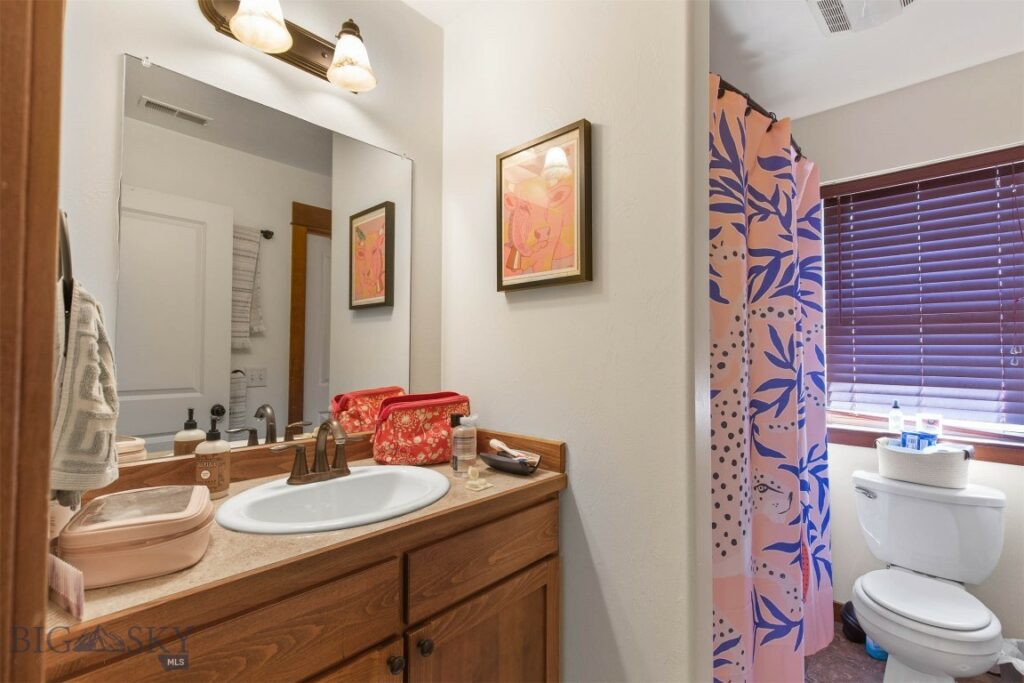 3335 N 27th