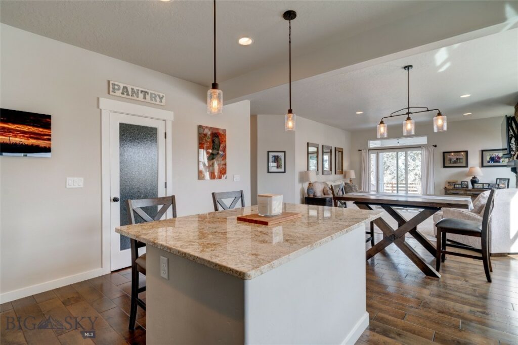 3389 Lolo Way
