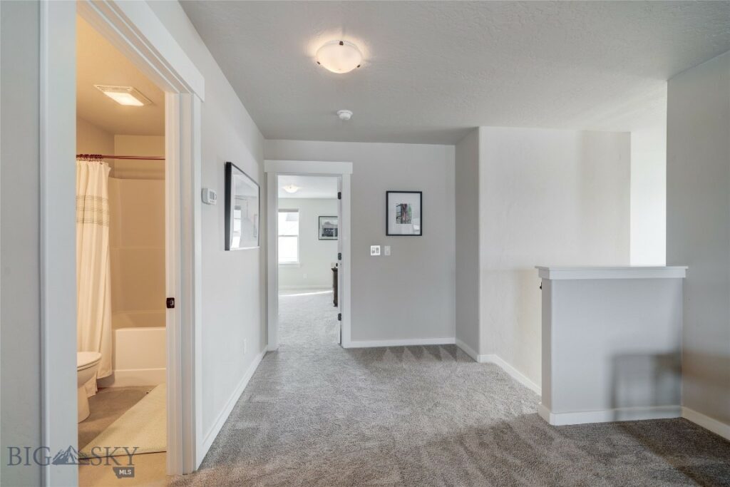 3389 Lolo Way